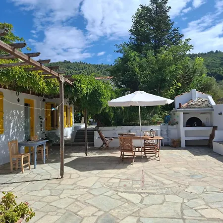 Myrto Yellow House * ستافيلوس