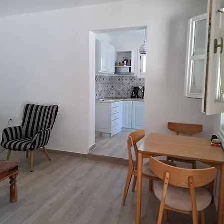 بيت للعطل Myrto Yellow House ستافيلوس