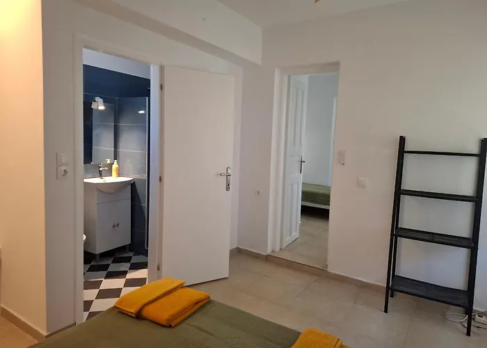 Case de vacanță Myrto Yellow House *